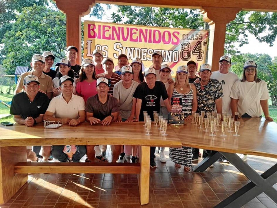 Grupo de asistentes al reencuentro.