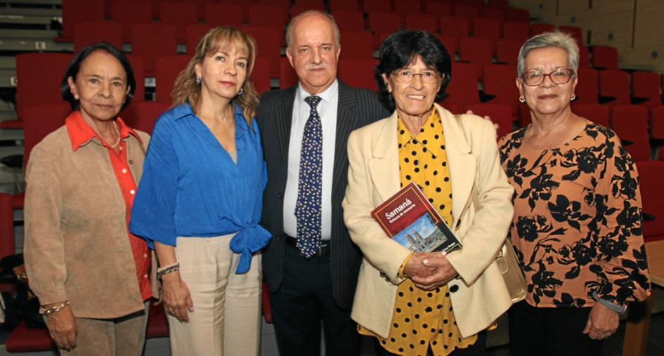 Olga Vallejo, Martha Gutiérrez, Francisco Arias, Martha Gómez y Libia Rincón. Olga Vallejo, Martha Gutiérrez, Francisco Arias, Martha Gómez y Libia Rincón.