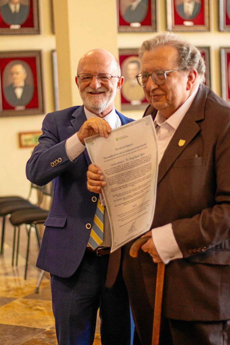 Reconocimiento a Jorge Raad Aljure, por su labor como médico y docente en Caldas. Reconocimiento a Jorge Raad Aljure, por su labor como médico y docente en Caldas.