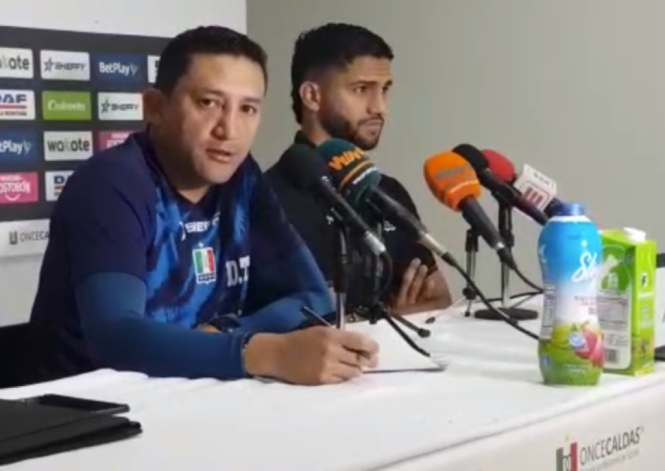 Diego Corredor y Alejandro Artunduaga, técnico y jugador del Once Caldas.  Diego Corredor y Alejandro Artunduaga, técnico y jugador del Once Caldas.