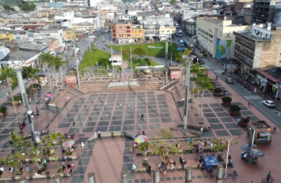 Plaza Alfonso López de Manizales. En este sector funcionaba la Alcaldía.  Plaza Alfonso López de Manizales. En este sector funcionaba la Alcaldía.