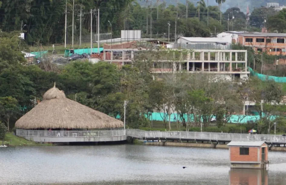 El Lago Cameguadua, que se convertirá en el Centro Internacional de Aguas Abiertas, es hoy la obra más avanzada para los Juegos Nacionales. Está en un 51,2%. La sede le reclamó más gestión al Ministerio del Deporte. El Lago Cameguadua, que se convertirá en el Centro Internacional de Aguas Abiertas, es hoy la obra más avanzada para los Juegos Nacionales. Está en un 51,2%. La sede le reclamó más gestión al Ministerio del Deporte.