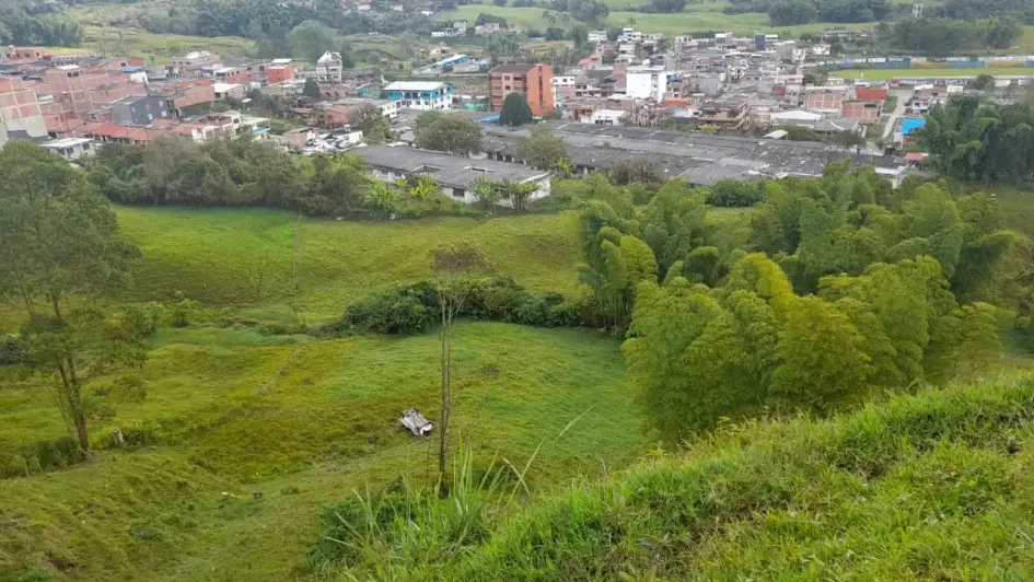 Carro se salió de la vía en Riosucio 