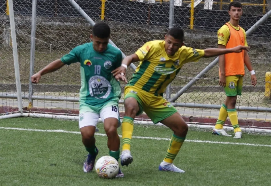 Acción de juego del partido entre Caldas y Huila. Acción de juego del partido entre Caldas y Huila.