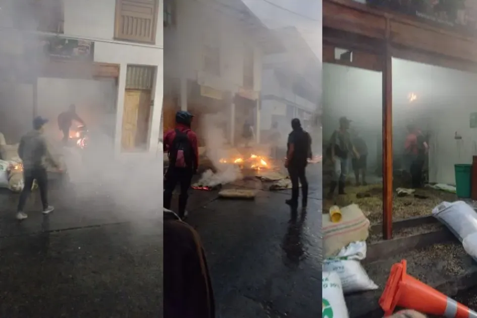 Incendio en negocio en Pensilvania Caldas Incendio en negocio en la Calle Real de Pensilvania.