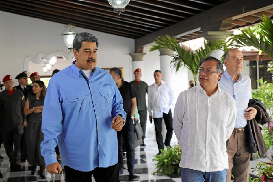 Nicolás Maduro recibió por tercera ocasión en Caracas a Gustavo Petro. Nicolás Maduro recibió por tercera ocasión en Caracas a Gustavo Petro.