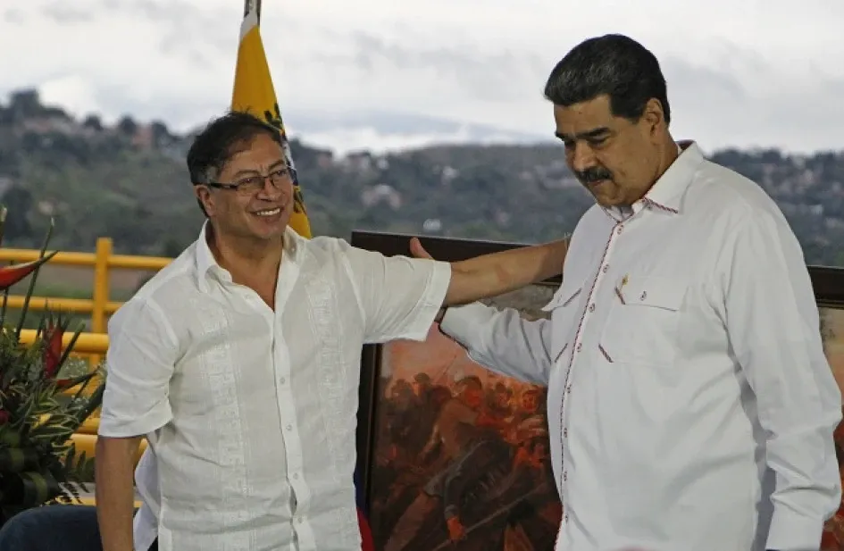 Gustavo Petro y Nicolás Maduro. Gustavo Petro y Nicolás Maduro.