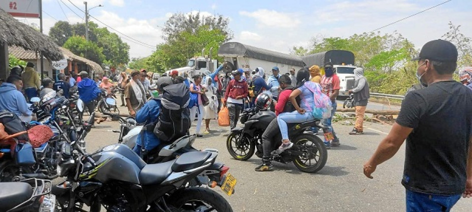 Bloqueo de la vía al mar desde el Bajo Cauca antioqueño hasta Córdoba.
