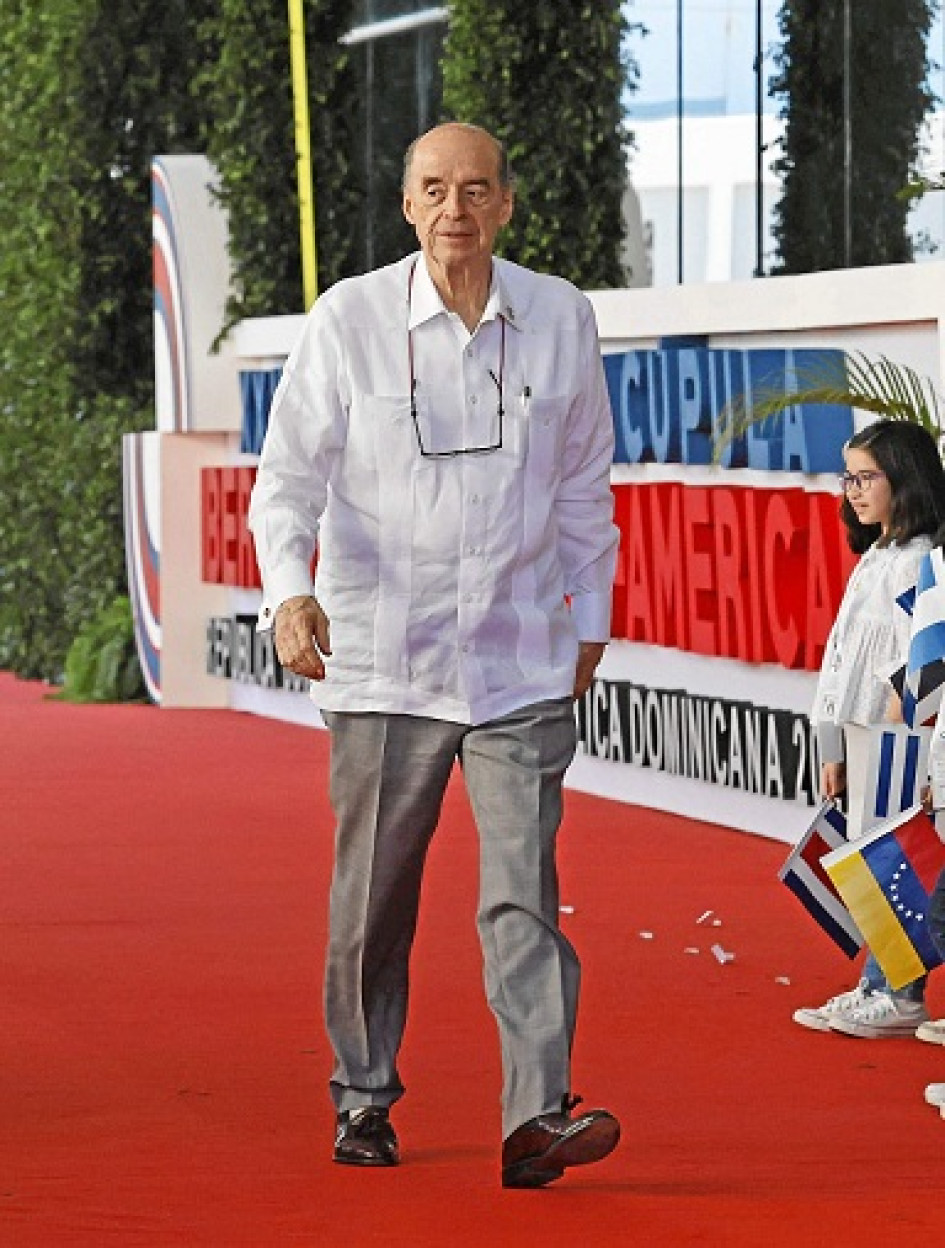 El ministro de Exteriores de Colombia, Álvaro Leyva Durán, dijo que espera que Estados Unidos también participe en esa reunión que tendrá lugar en Bogotá. El ministro de Exteriores de Colombia, Álvaro Leyva Durán, dijo que espera que Estados Unidos también participe en esa reunión que tendrá lugar en Bogotá.