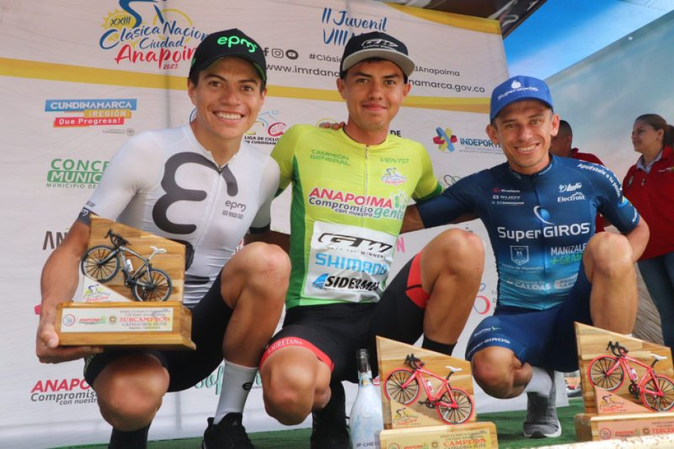 Ayer, Chaparro (derecha) fue cuarto en la contrarreloj. Ayer, Chaparro (derecha) fue cuarto en la contrarreloj.