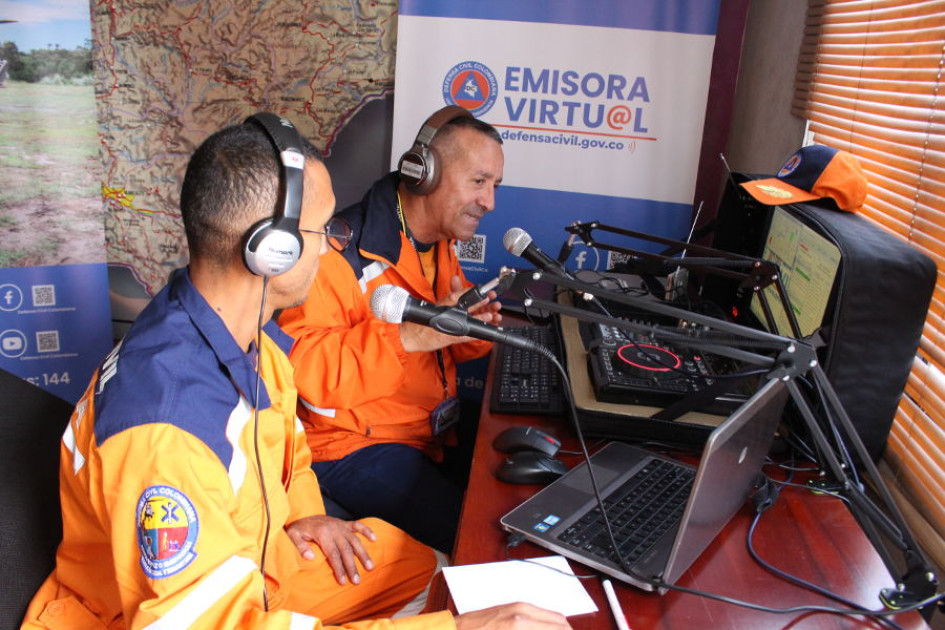 Emisora móvil de la Defensa Civil