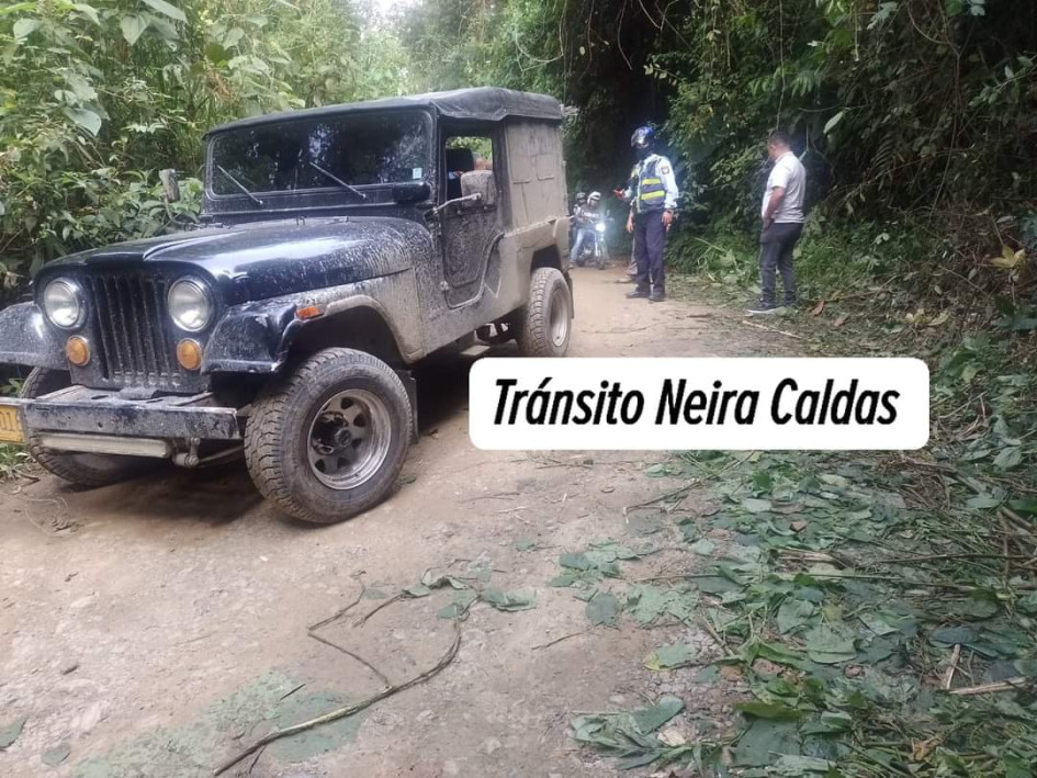 Cuando las unidades de tránsito arribaron al sitio del accidente, encontraron solo a la mujer herida. El conductor de la moto implicada en el choque huyó. Cuando las unidades de tránsito arribaron al sitio del accidente, encontraron solo a la mujer herida. El conductor de la moto implicada en el choque huyó.