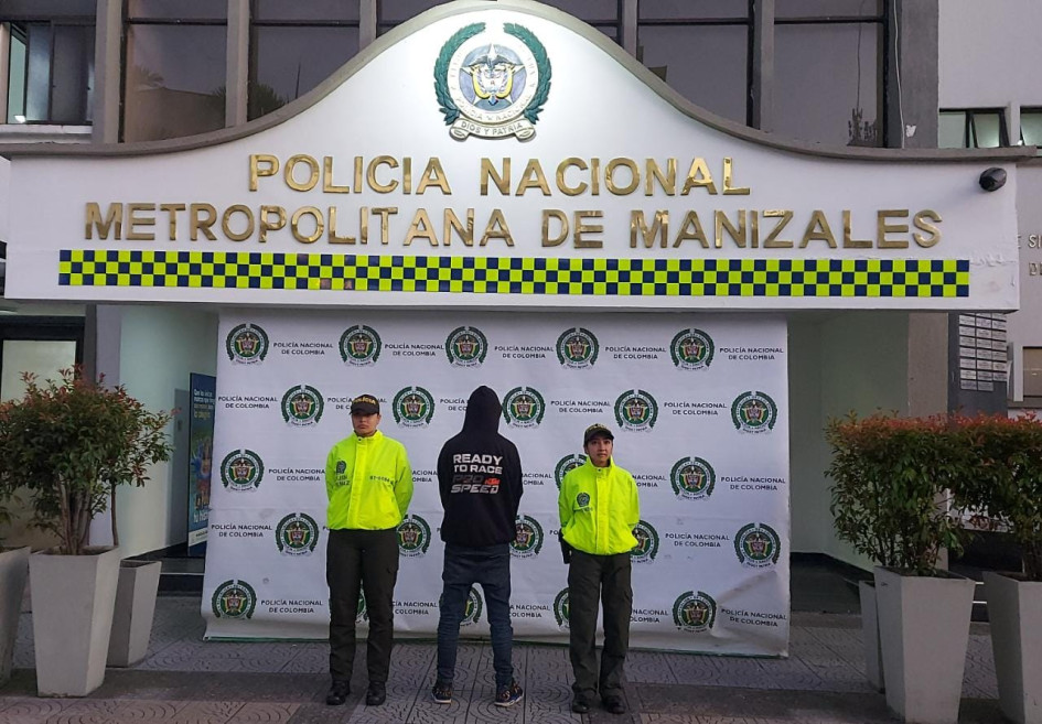 Detenido. Detenido.