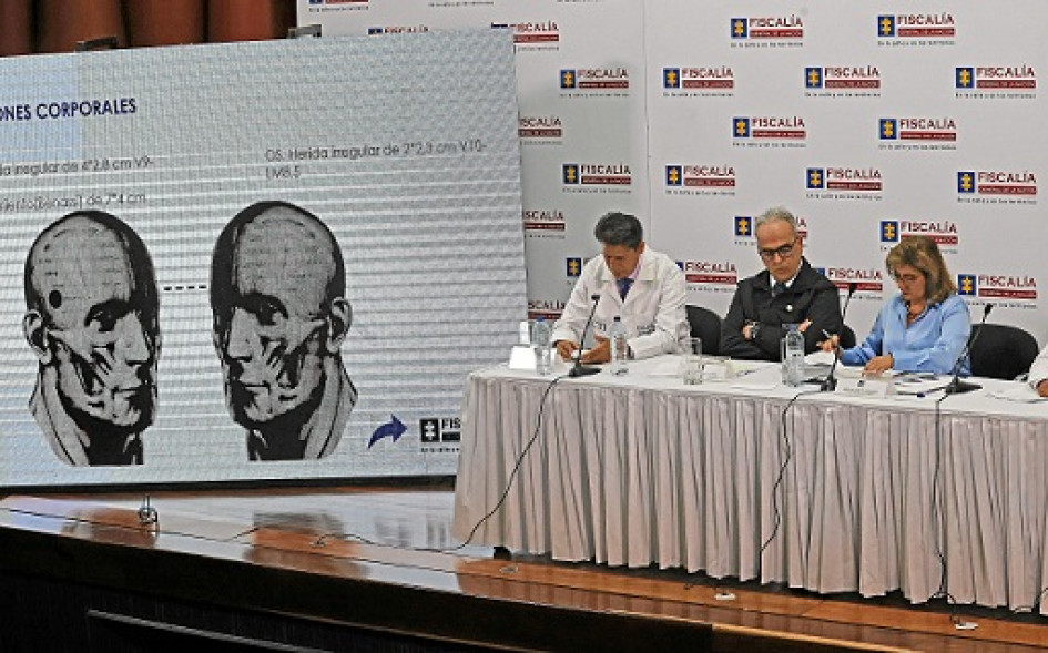 En rueda de prensa, la Fiscalía expuso las pruebas del suicidio del coronel Dávila. En rueda de prensa, la Fiscalía expuso las pruebas del suicidio del coronel Dávila.