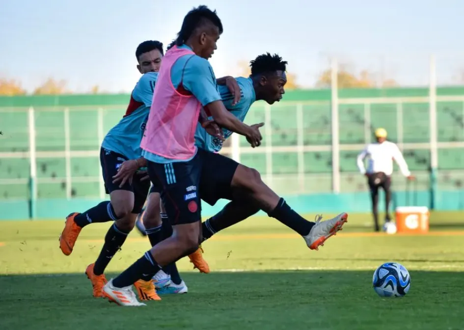 El fútbol colombiano tendrá hoy la oportunidad de llegar, por segunda ocasión, a las semifinales del Mundial Sub-20. El fútbol colombiano tendrá hoy la oportunidad de llegar, por segunda ocasión, a las semifinales del Mundial Sub-20.