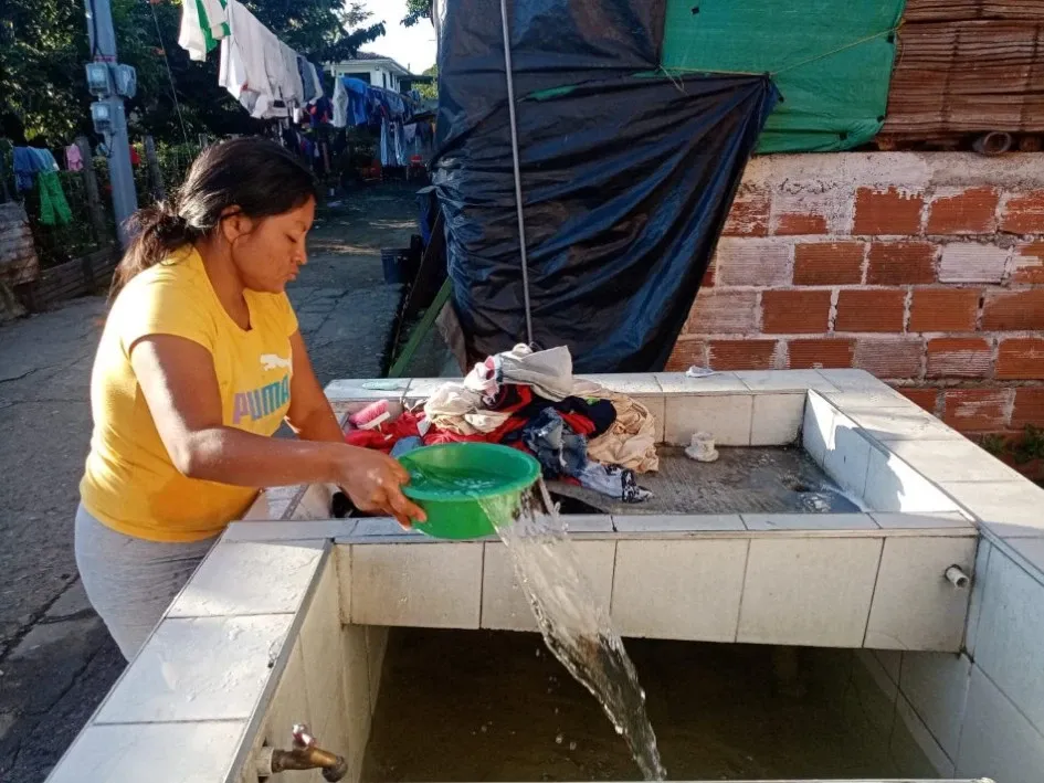 María Andrea Bueno de la Parcialidad Ambacheque, reclama agua potable para la vereda La Plata y para su comunidad indígena. Comenta que por consumir agua cruda de Campoalegre, los niños se enferman continuamente.