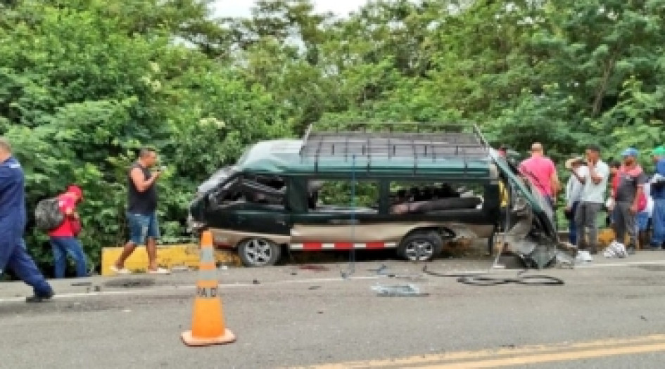 Accidente en una carretera de La Guajira deja el menos siete muertos Accidente en una carretera de La Guajira deja el menos siete muertos