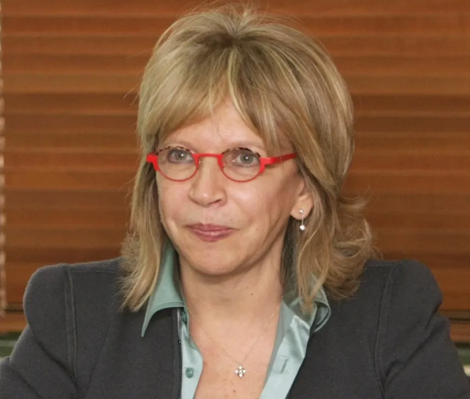 Cecilia Álvarez Correa Cecilia Álvarez Correa