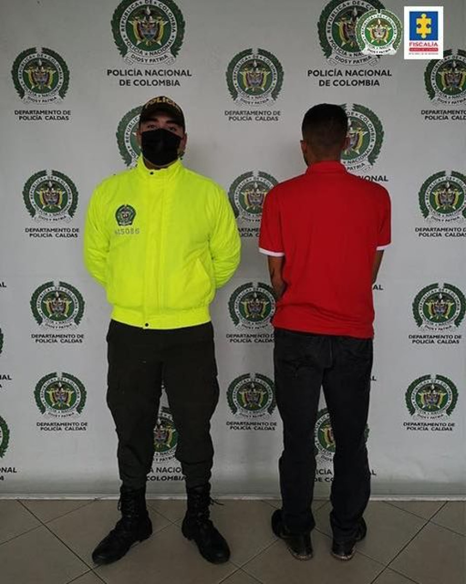 Carlos Felipe Castaño Quintero, apodado Gallina, fue sentenciado por feminicidio agravado y porte ilegal de armas de fuego. Carlos Felipe Castaño Quintero, apodado Gallina, fue sentenciado por feminicidio agravado y porte ilegal de armas de fuego.