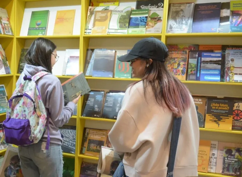 El Centro Cultural Universitario Rogelio Salmona de nuevo será la sede de la Feria del Libro de Manizales. El Centro Cultural Universitario Rogelio Salmona de nuevo será la sede de la Feria del Libro de Manizales.