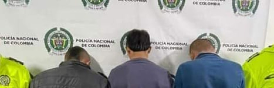 Los tres presuntos ladrones fueron aprehendidos.