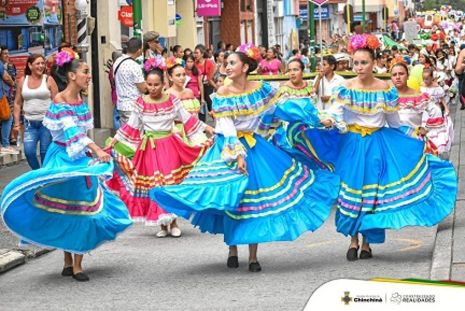 Los chinchinenses desfilaron en los Carnavales del Café. Los chinchinenses desfilaron en los Carnavales del Café.
