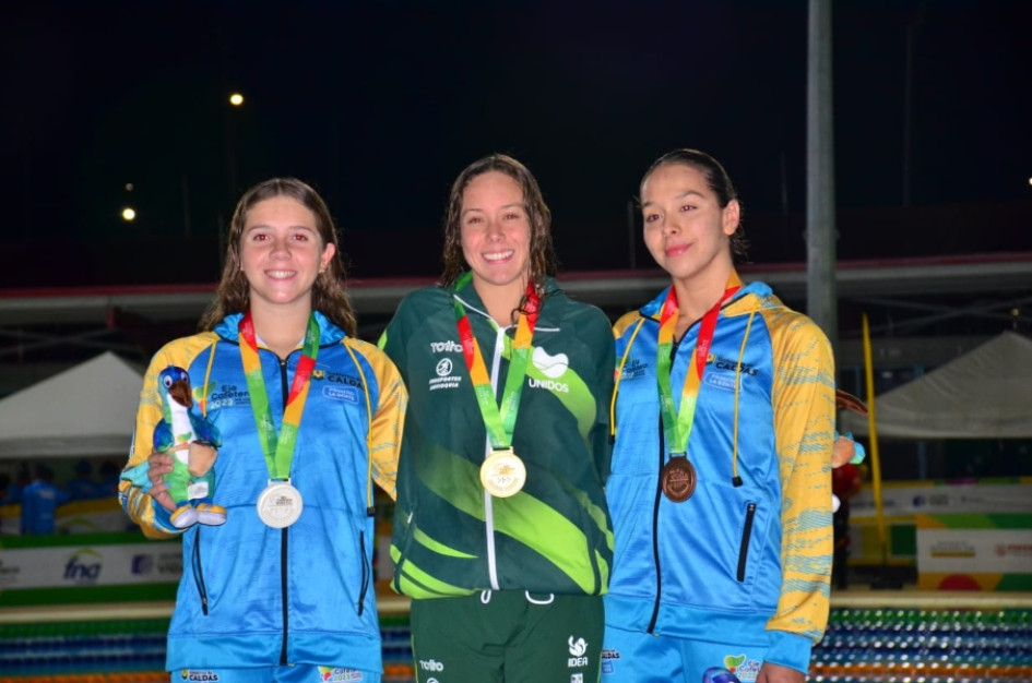 ¡Mujeres al podio de la natación! Dos platas y dos bronces para Caldas