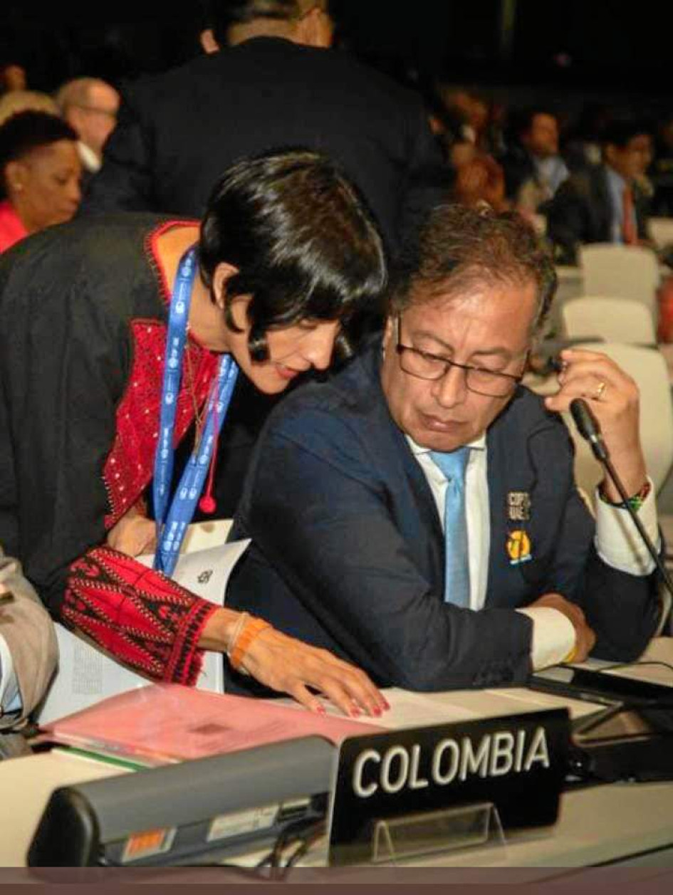 Foto / @susanamuhamad / LA PATRIA La ministra de Ambiente, Susana Muhamad, acompaña al presidente, Gustavo Petro, en Dubái. Foto / @susanamuhamad / LA PATRIA La ministra de Ambiente, Susana Muhamad, acompaña al presidente, Gustavo Petro, en Dubái.