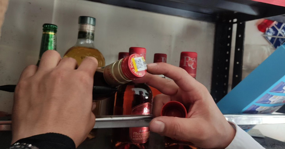 Identifique el licor adulterado y evite riesgos por consumirlo Identifique el licor adulterado y evite riesgos por consumirlo