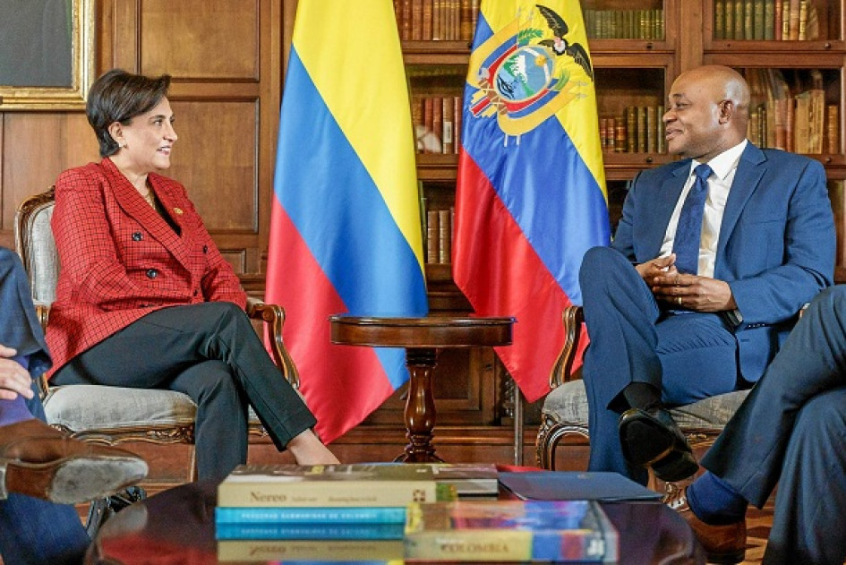 Foto | EFE | LA PATRIA El ministro de Relaciones Exteriores de Colombia, Luis Gilberto Murillo, recibió a la canciller de Ecuador, Gabriela Sommerfeld, en el Palacio de San Carlos.