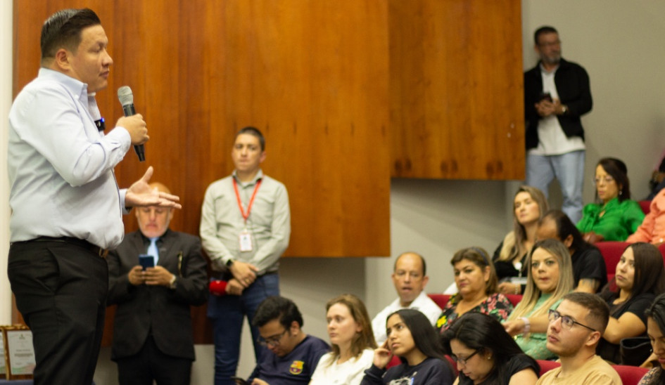 El contralor de Manizales, Iván Darío Delgado, socializó la gestión de la entidad en el 2023, desde el Auditorio Olimpia del Teatro Los Fundadores. El contralor de Manizales, Iván Darío Delgado, socializó la gestión de la entidad en el 2023, desde el Auditorio Olimpia del Teatro Los Fundadores.