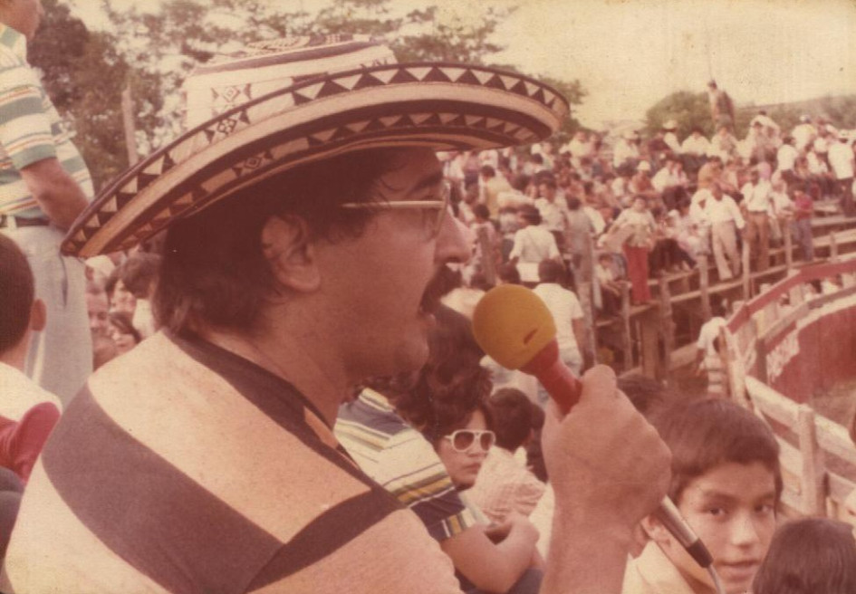 Siempre al pie de la jugada para transmitir. Siempre al pie de la jugada para transmitir.