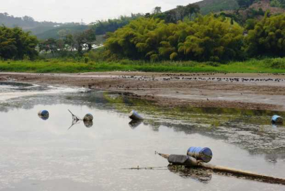 Foto | Cortesía| LA PATRIA Así se ve el dragado en Lago Cameguadua. Así se ve el dragado en Lago Cameguadua.