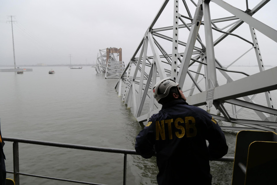 Investigadores en el puente de Baltimore (EE.UU.). Investigadores en el puente de Baltimore (EE.UU.).
