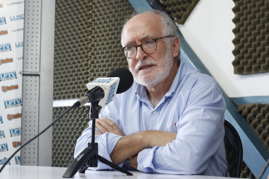 El senador caldense Guido Echeverri Piedrahita es cofundador del partido En Marcha con el exministro del Interior Juan Fernando Cristo. El senador caldense Guido Echeverri Piedrahita es cofundador del partido En Marcha con el exministro del Interior Juan Fernando Cristo.