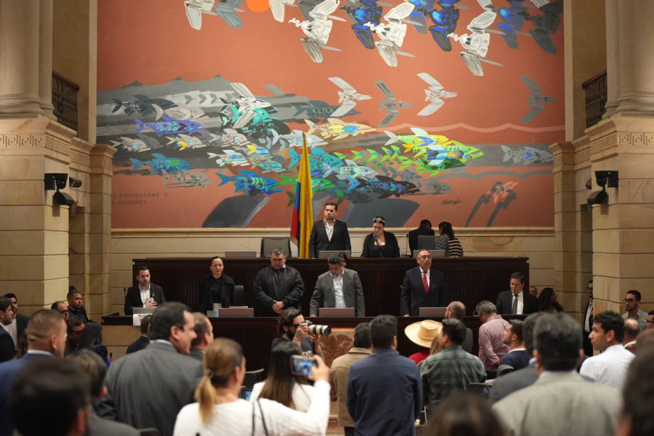 El debate del proyecto de ley que busca prohibir las corridas de toros en Colombia se suspende y continua la sesión con el orden del día", escribió la Cámara de Representantes en su cuenta de X. El debate del proyecto de ley que busca prohibir las corridas de toros en Colombia se suspende y continua la sesión con el orden del día", escribió la Cámara de Representantes en su cuenta de X.