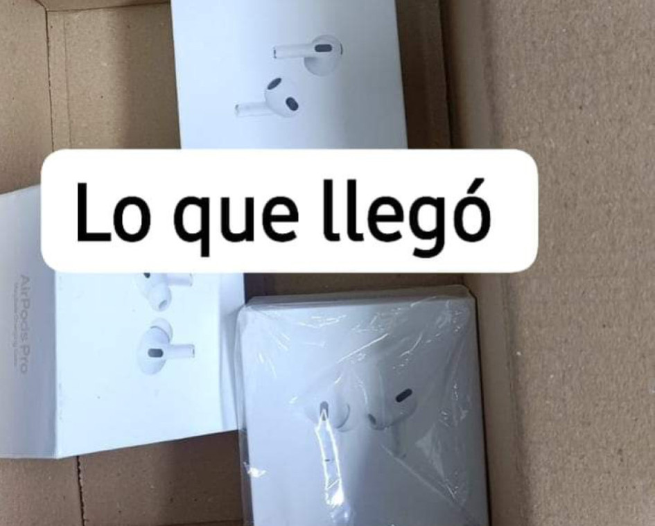 Unos manizaleños dicen que fueron estafados. Estos audífonos les llegaron en vez de una consola de videojuegos. Unos manizaleños dicen que fueron estafados. Estos audífonos les llegaron en vez de una consola de videojuegos.