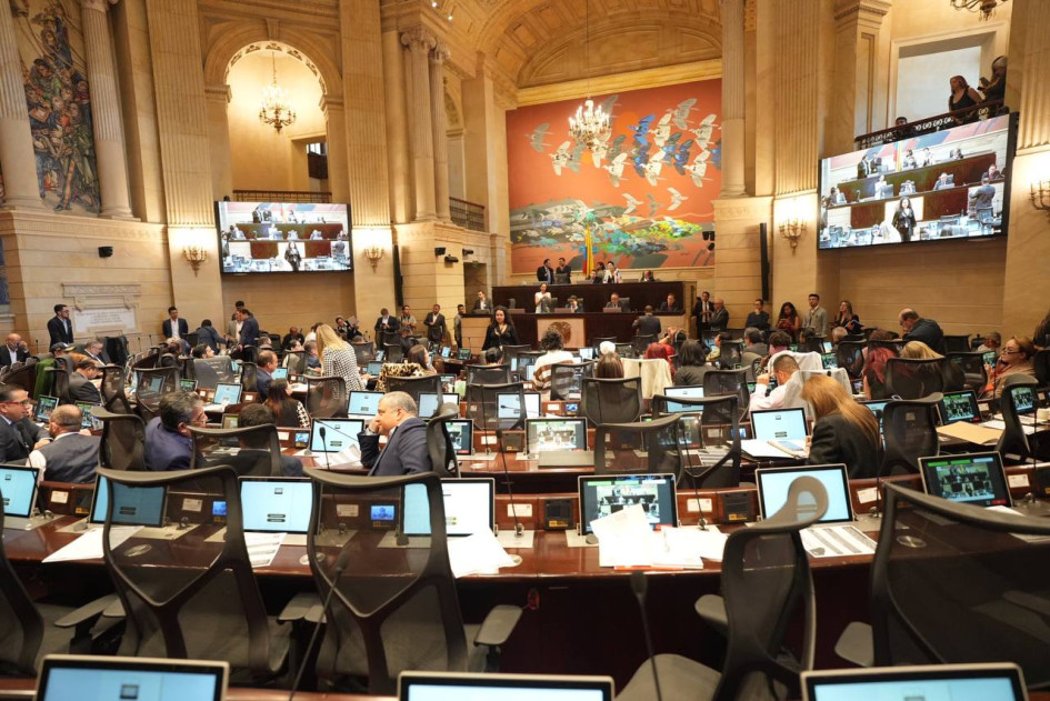 En plenaria de la Cámara de Representantes se suspendió la votación de artículos que busca la prohibición de las corridas de toros en Colombia. En plenaria de la Cámara de Representantes se suspendió la votación de artículos que busca la prohibición de las corridas de toros en Colombia.