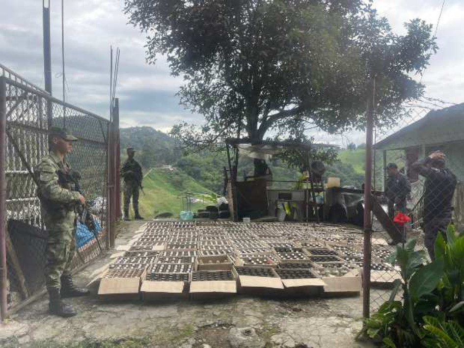 Incautación de licor adulterado y de contrabando en Manizales.