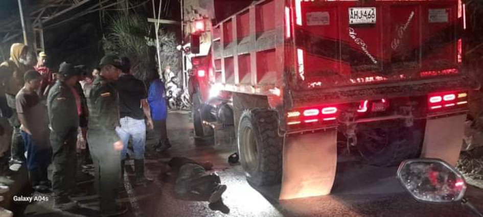 En este accidente de tránsito, ocurrido en Marmato (Caldas), un motociclista resultó con heridas graves.