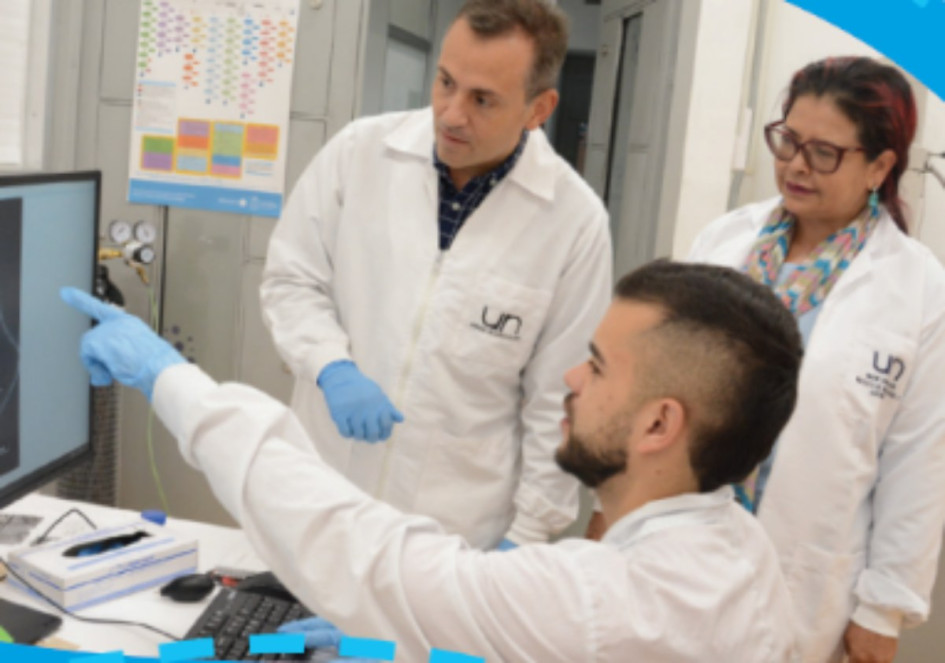 El microscopio electrónico de barrido es capaz de capturar las variaciones del ojo de una abeja. El microscopio electrónico de barrido es capaz de capturar las variaciones del ojo de una abeja.