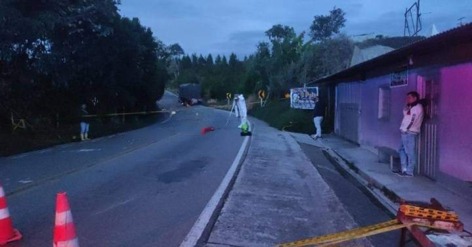 El accidente ocurrió en el sector de Ecopetrol, sobre la vía Manizales-Fresno. El accidente ocurrió en el sector de Ecopetrol, sobre la vía Manizales-Fresno.