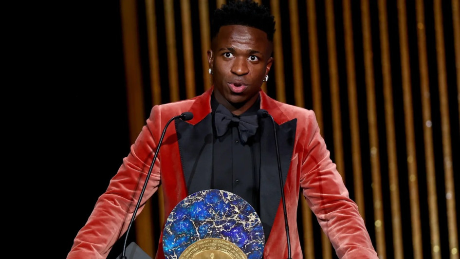 Vinícius Junior ha sido el gran favorito a llevarse el Balón de Oro 2024. Sin embargo, según informaron fuentes del Real Madrid, no sería él el ganador, lo cual el club considera una falta de respeto. Vinícius Junior ha sido el gran favorito a llevarse el Balón de Oro 2024. Sin embargo, según informaron fuentes del Real Madrid, no sería él el ganador, lo cual el club considera una falta de respeto.