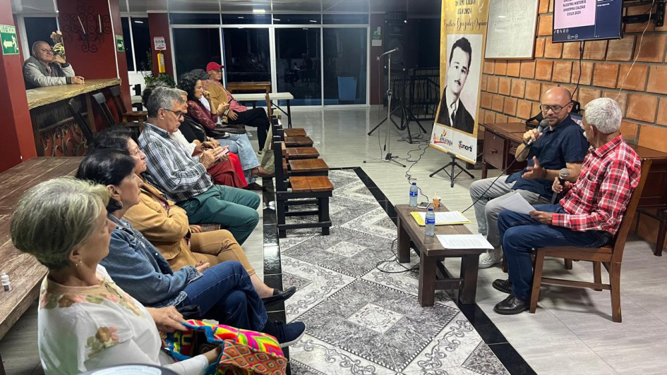 Los asistentes al conversatorio en Anserma.