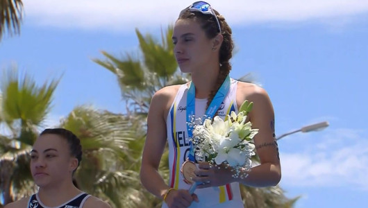 Triatleta de Caldas logra medalla de oro en la Copa Continental de Ecuador