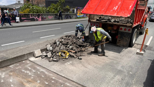 Alcaldía de Manizales cumple: Comenzaron a tapar los huecos 