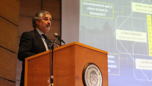 Abandonar la universidad no es sinónimo de fracaso: experto chileno Gonzalo Fonseca