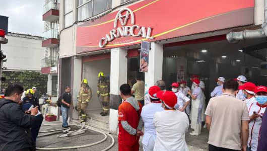 Hubo conato de incendio en Carnecal en la Avenida Santander (Manizales)