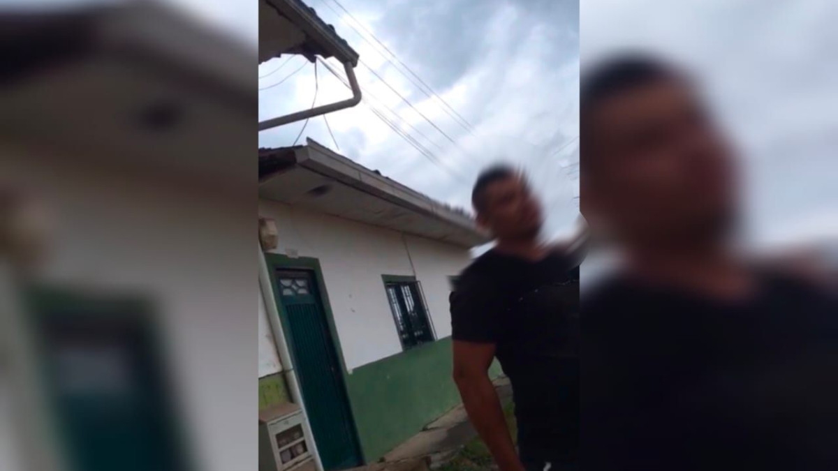 El hombre que amenazó a las agentes de tránsito.
