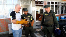Foto | Cortesía Policía | LA PATRIA Corpocaldas y la Policía valoraron al búho. Foto | Cortesía Policía | LA PATRIA Corpocaldas y la Policía valoraron al búho.